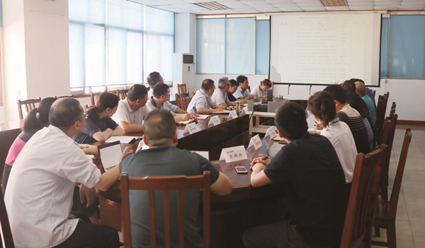 圖為公司在生產調度會上部署安全生產月活動.jpg